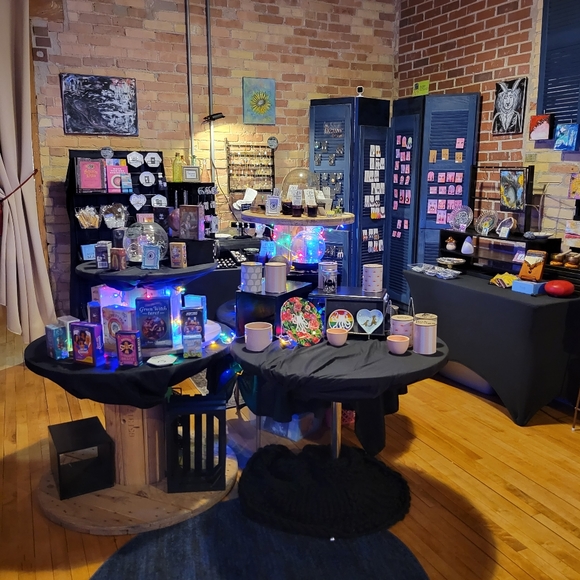 Meet your Posher, Leah - Picture 6 of 8